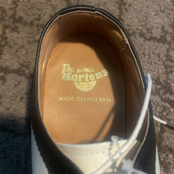 Dr. Martens 3989 Brogue Casual Shoe - Picture 2 of 6